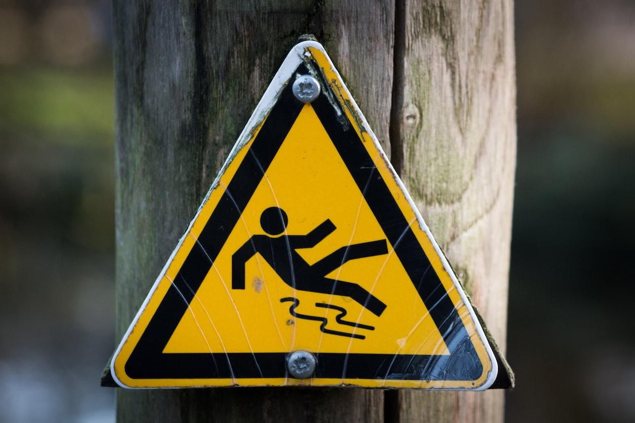 danger of falling sign